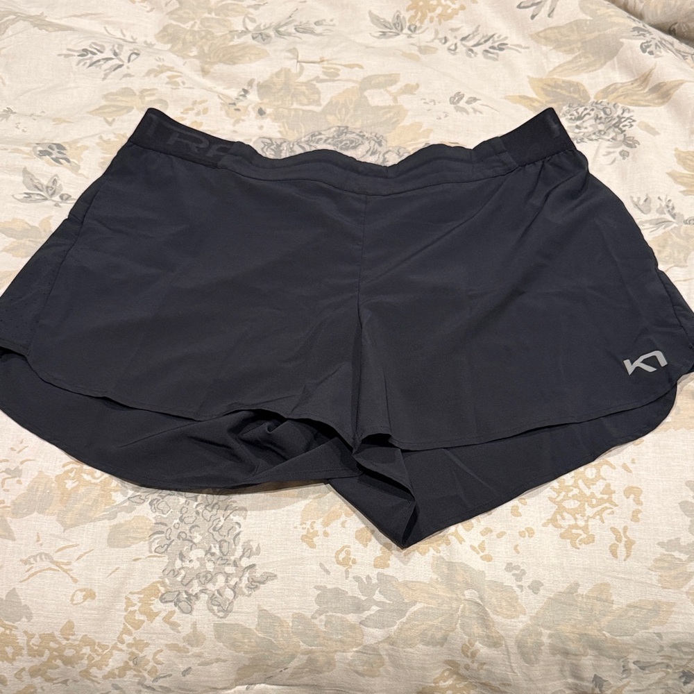 Kari Traa Woman’s Black Shorts - Nora 2.0 4in